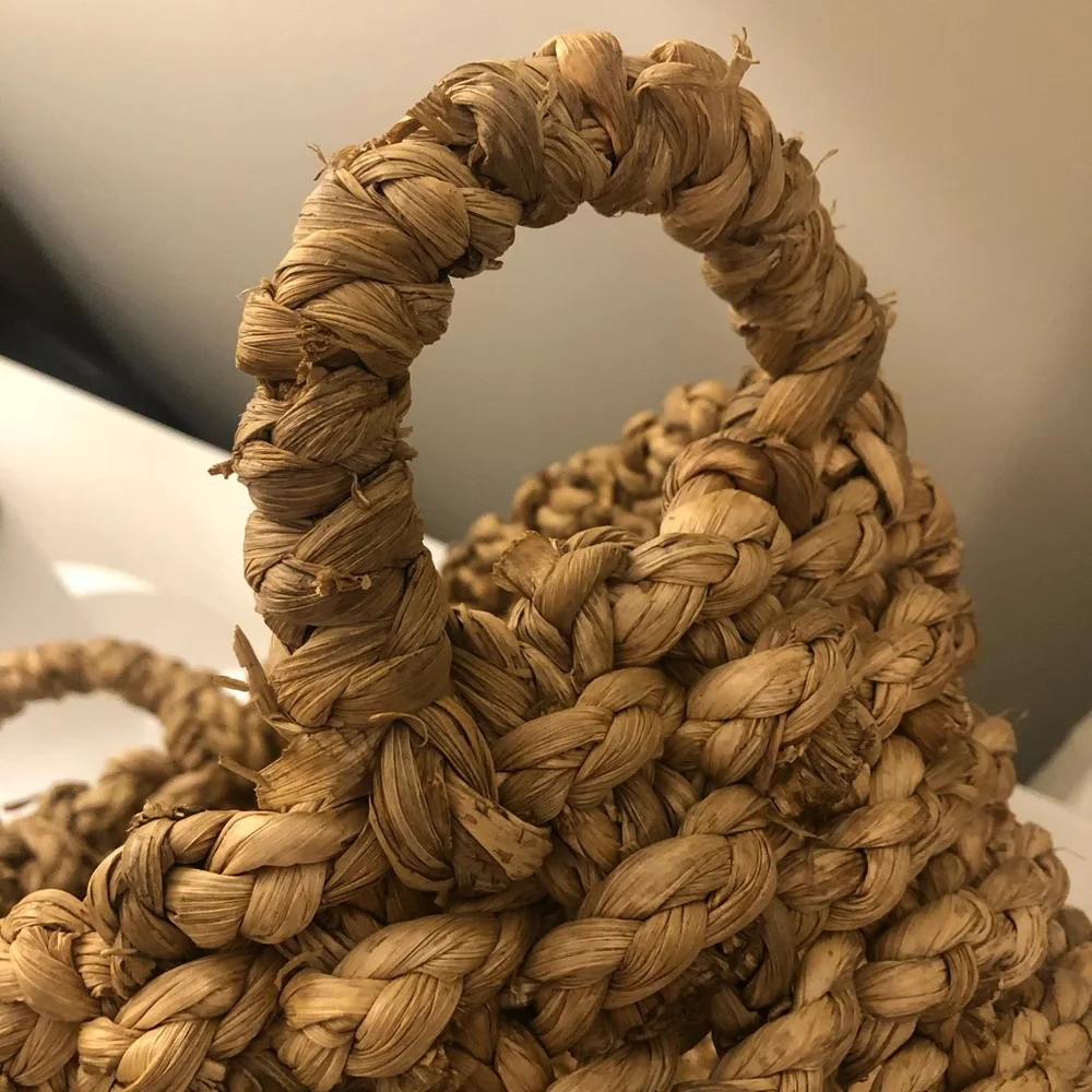 Thick rustic basket weave basket 🧺
